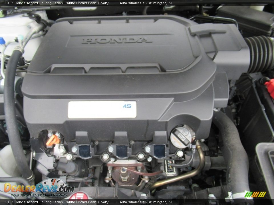 2017 Honda Accord Touring Sedan White Orchid Pearl / Ivory Photo #6