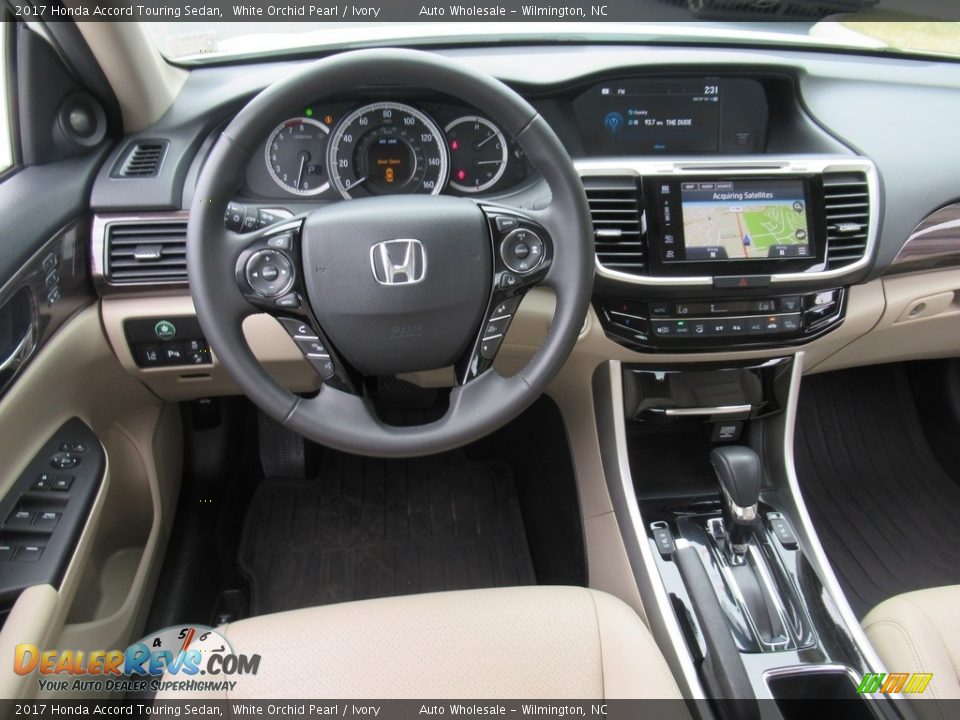 2017 Honda Accord Touring Sedan White Orchid Pearl / Ivory Photo #14