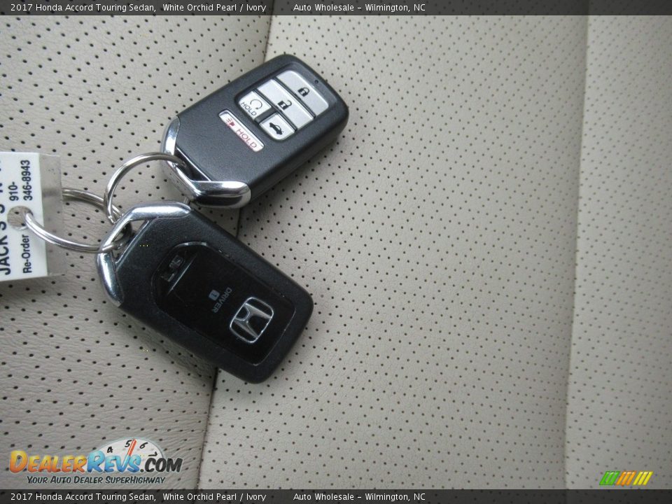 2017 Honda Accord Touring Sedan White Orchid Pearl / Ivory Photo #19