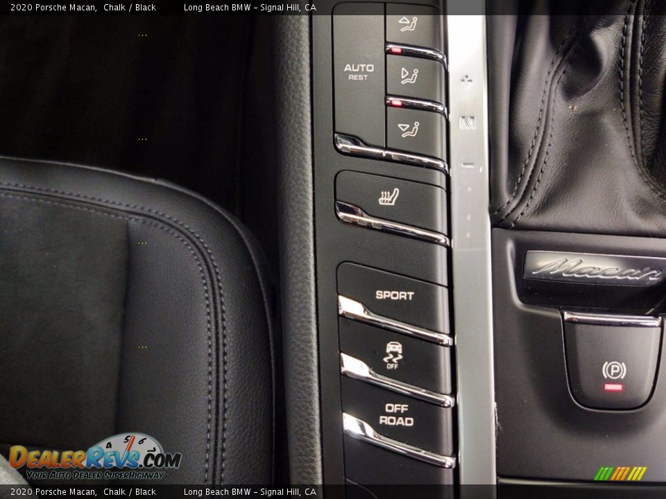 Controls of 2020 Porsche Macan  Photo #27