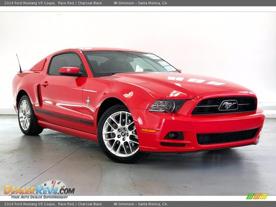 Front 3/4 View of 2014 Ford Mustang V6 Coupe Photo #33
