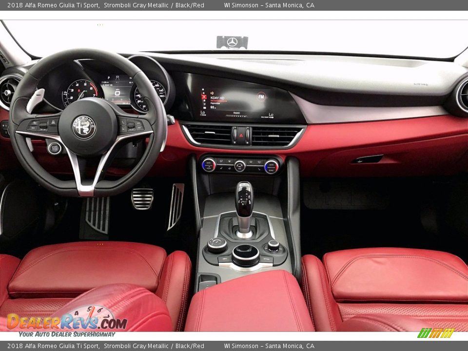 Dashboard of 2018 Alfa Romeo Giulia Ti Sport Photo #15