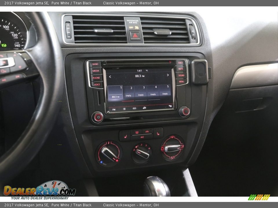 2017 Volkswagen Jetta SE Pure White / Titan Black Photo #10