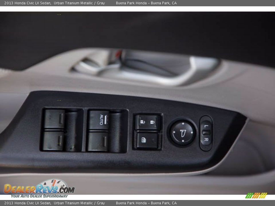 2013 Honda Civic LX Sedan Urban Titanium Metallic / Gray Photo #28