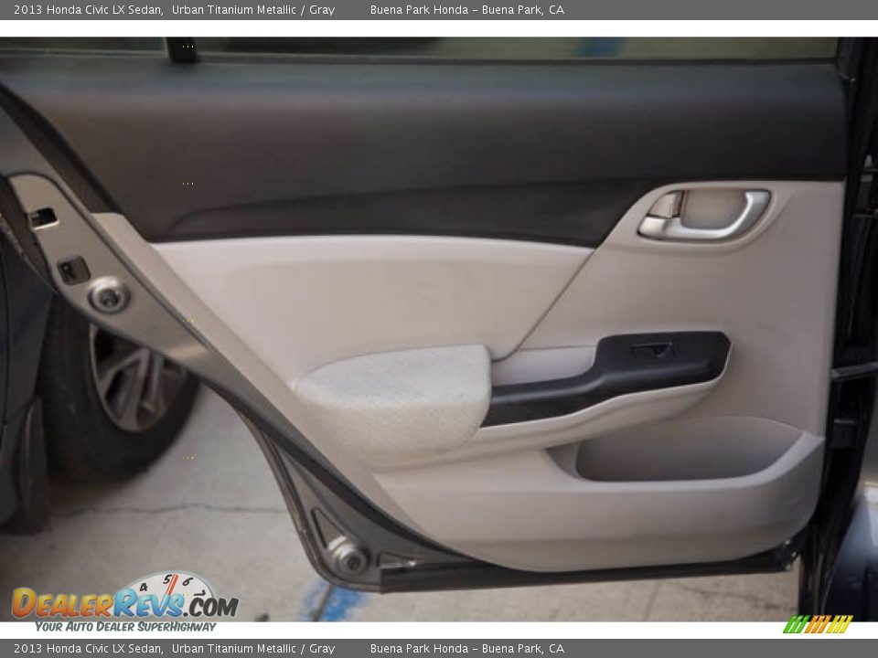 2013 Honda Civic LX Sedan Urban Titanium Metallic / Gray Photo #29