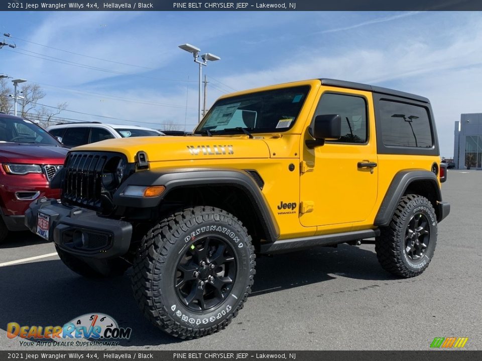 Front 3/4 View of 2021 Jeep Wrangler Willys 4x4 Photo #1