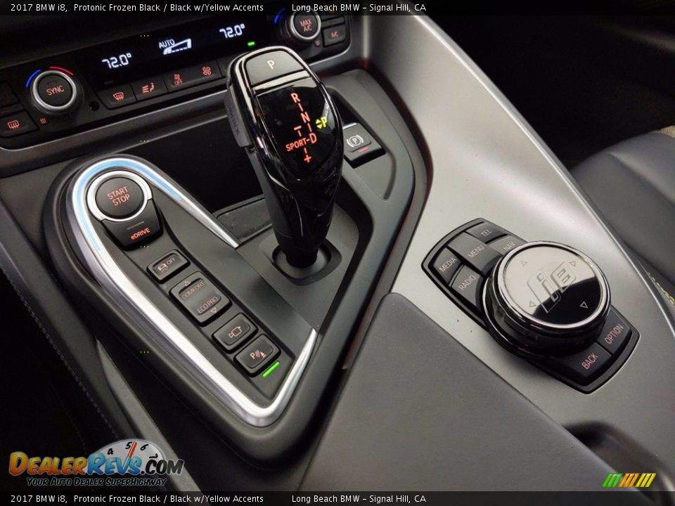 2017 BMW i8  Shifter Photo #26