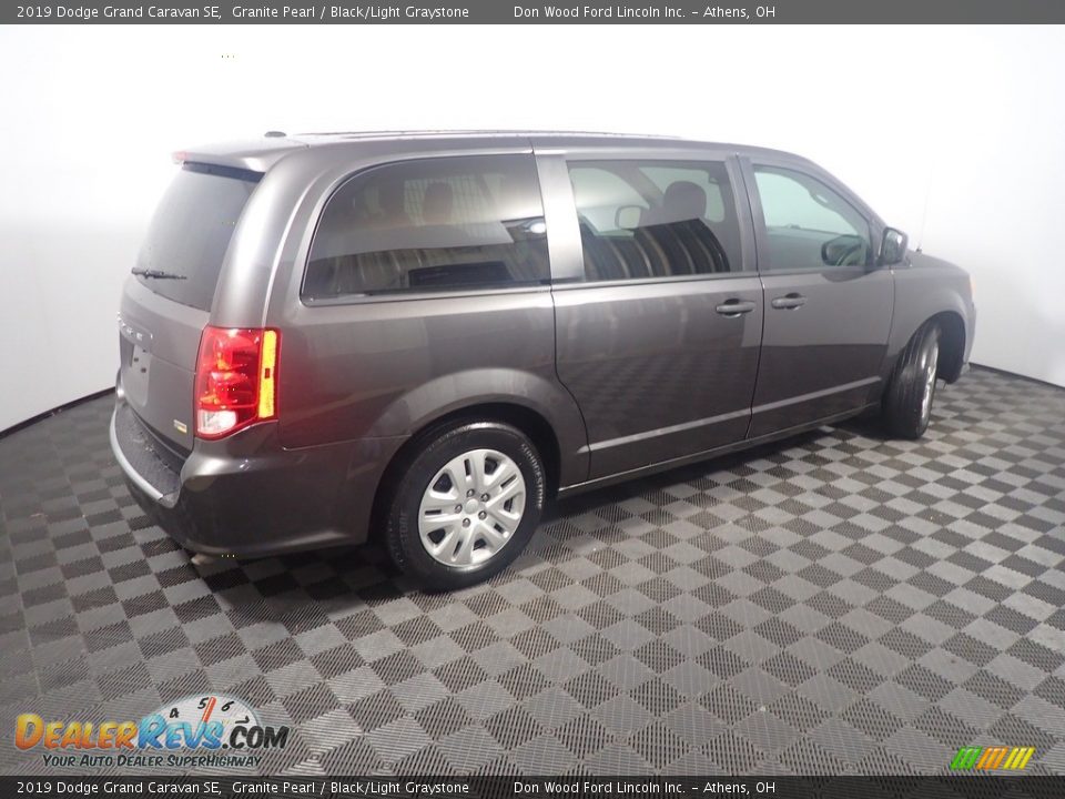 2019 Dodge Grand Caravan SE Granite Pearl / Black/Light Graystone Photo #17
