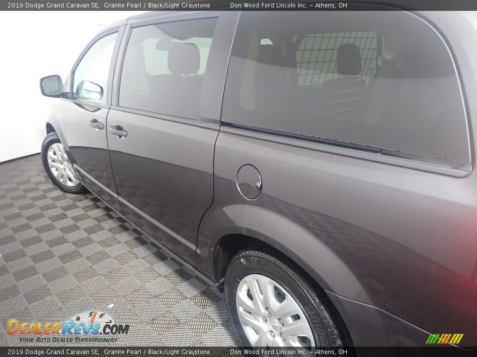 2019 Dodge Grand Caravan SE Granite Pearl / Black/Light Graystone Photo #18