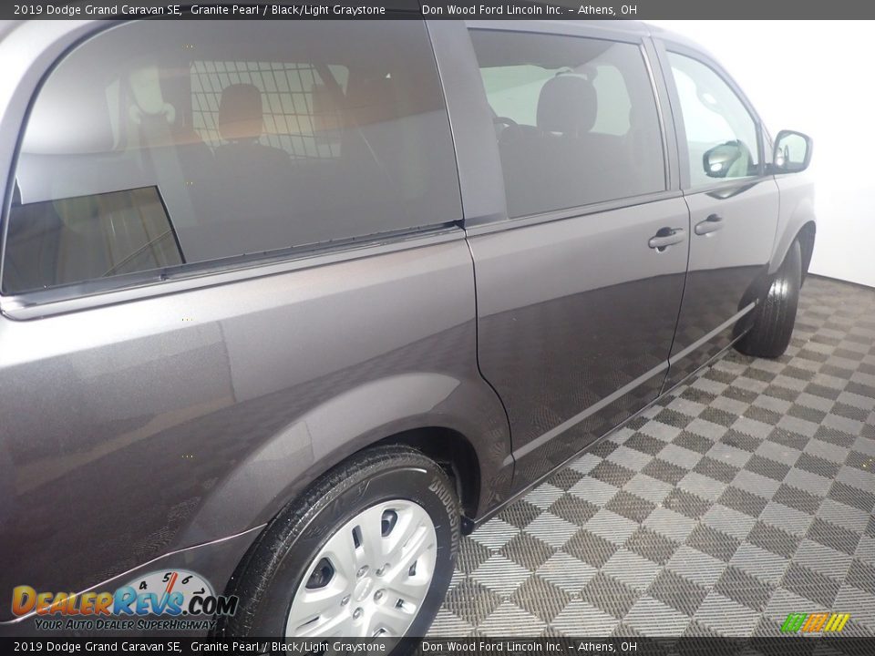 2019 Dodge Grand Caravan SE Granite Pearl / Black/Light Graystone Photo #19