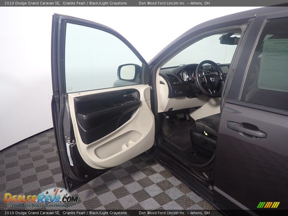 2019 Dodge Grand Caravan SE Granite Pearl / Black/Light Graystone Photo #20