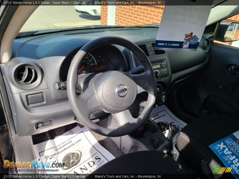 2013 Nissan Versa 1.6 S Sedan Super Black / Charcoal Photo #7