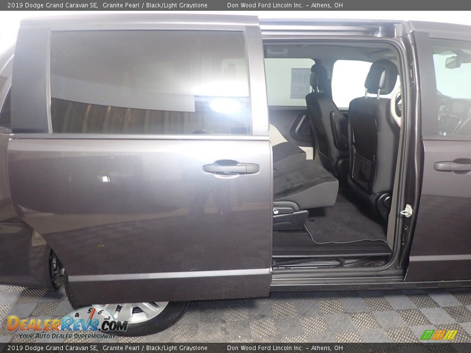 2019 Dodge Grand Caravan SE Granite Pearl / Black/Light Graystone Photo #34