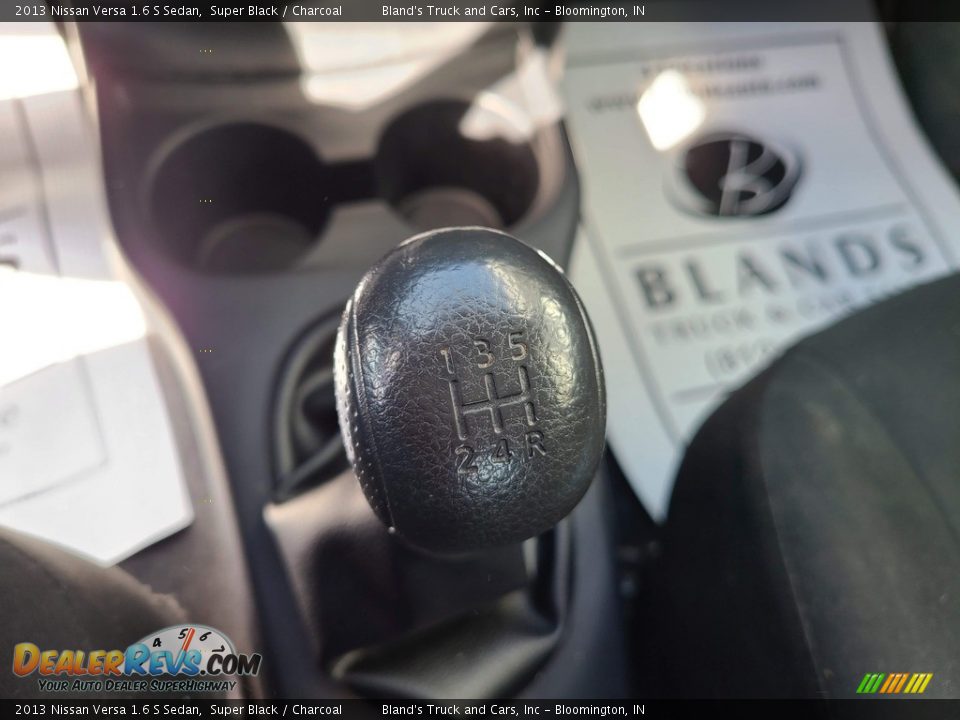 2013 Nissan Versa 1.6 S Sedan Super Black / Charcoal Photo #8