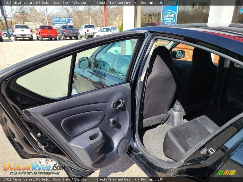 2013 Nissan Versa 1.6 S Sedan Super Black / Charcoal Photo #15