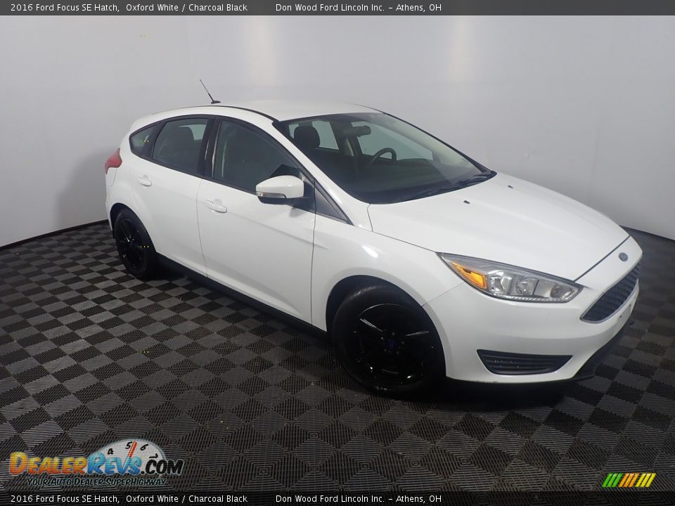 2016 Ford Focus SE Hatch Oxford White / Charcoal Black Photo #3