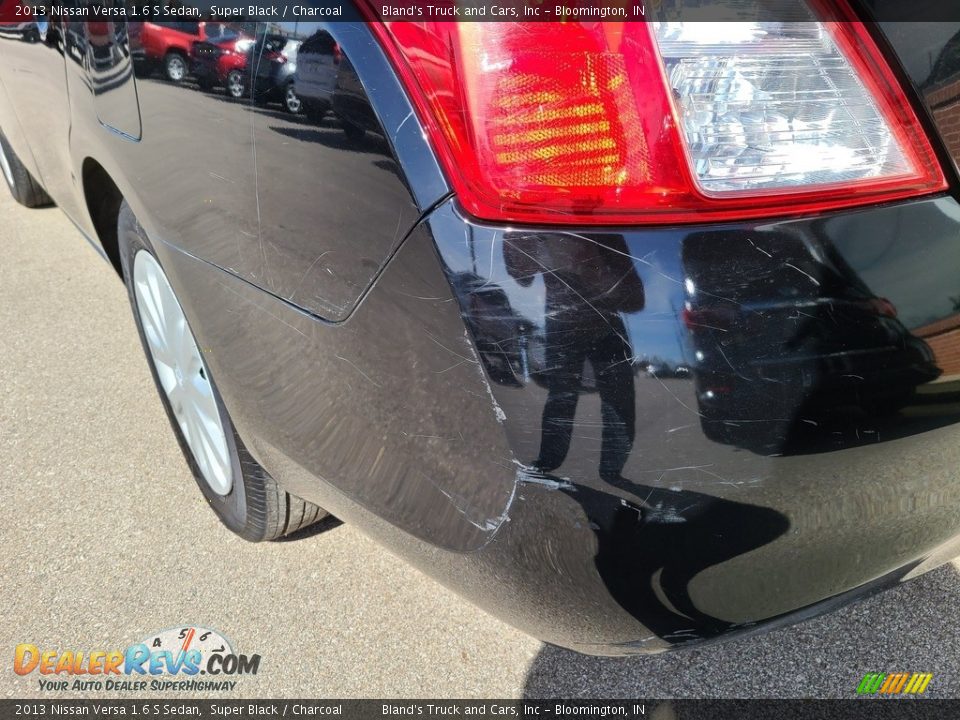 2013 Nissan Versa 1.6 S Sedan Super Black / Charcoal Photo #19