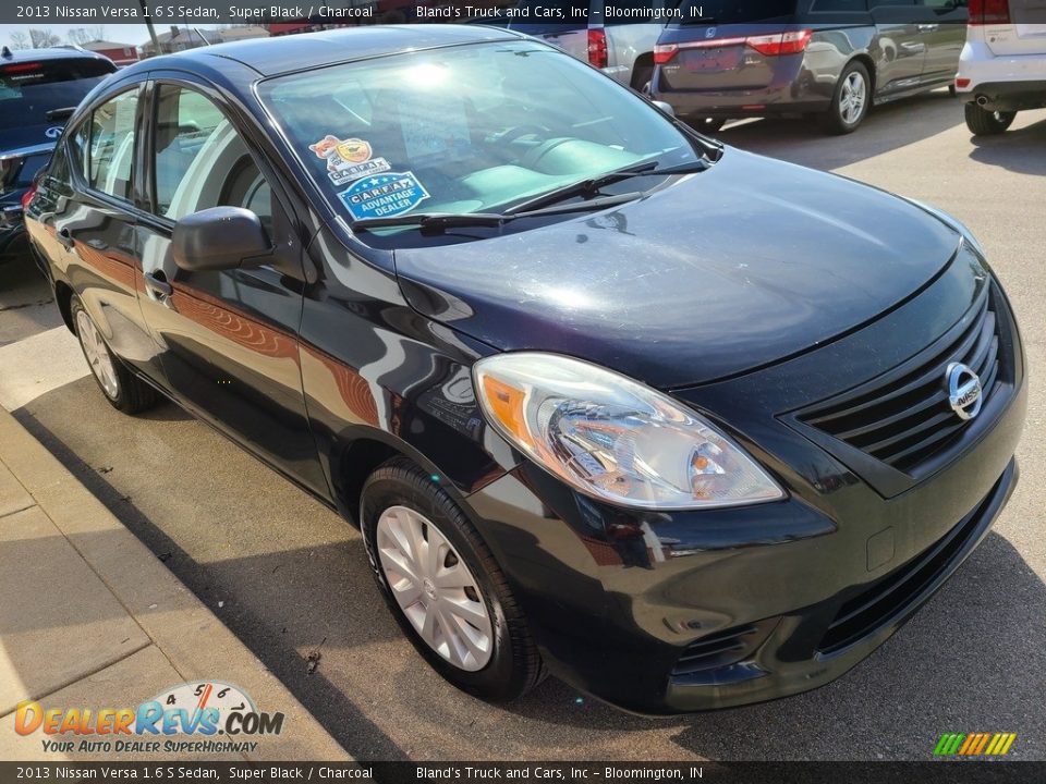 2013 Nissan Versa 1.6 S Sedan Super Black / Charcoal Photo #29