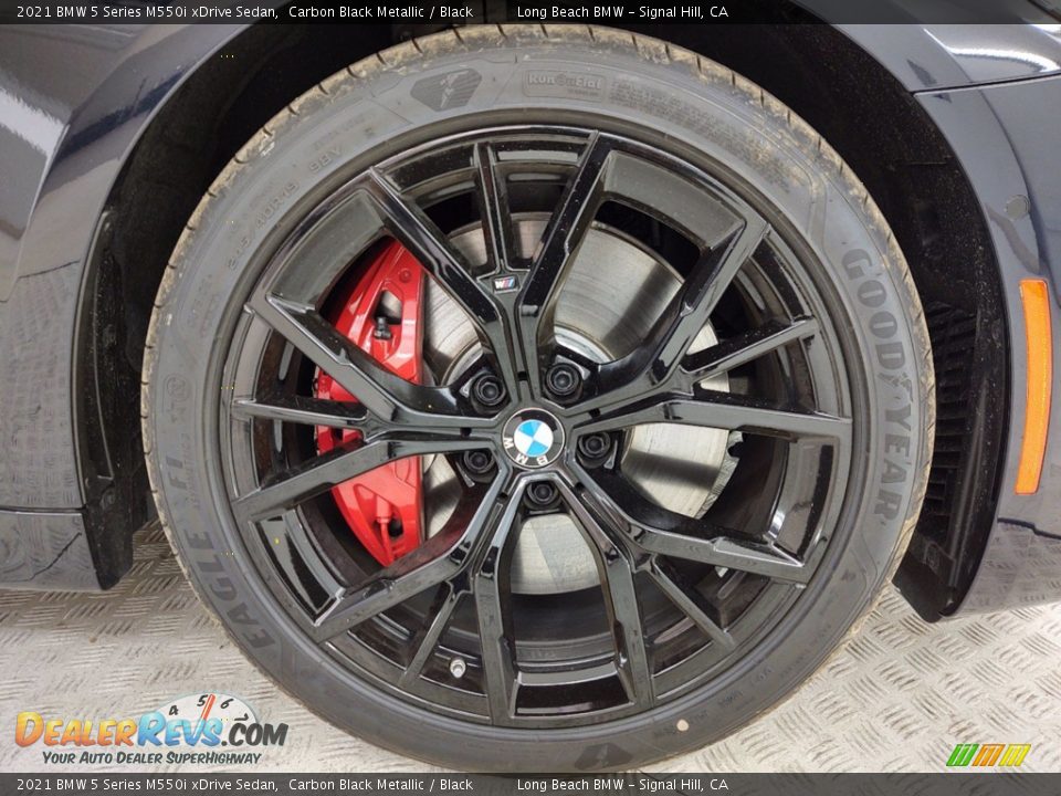 2021 BMW 5 Series M550i xDrive Sedan Wheel Photo #3