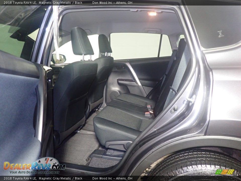 2018 Toyota RAV4 LE Magnetic Gray Metallic / Black Photo #35