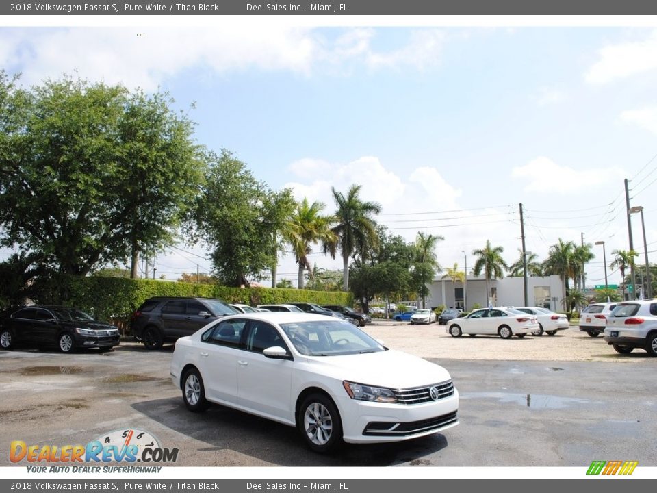 2018 Volkswagen Passat S Pure White / Titan Black Photo #1