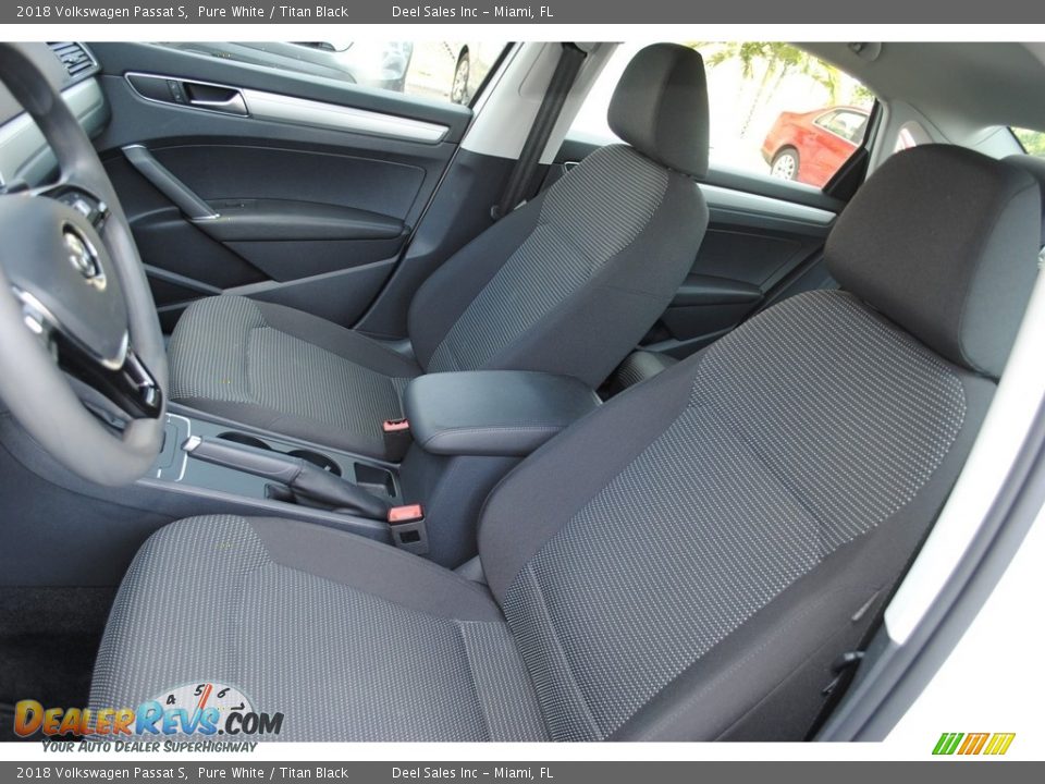2018 Volkswagen Passat S Pure White / Titan Black Photo #11