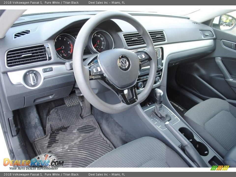 2018 Volkswagen Passat S Pure White / Titan Black Photo #13