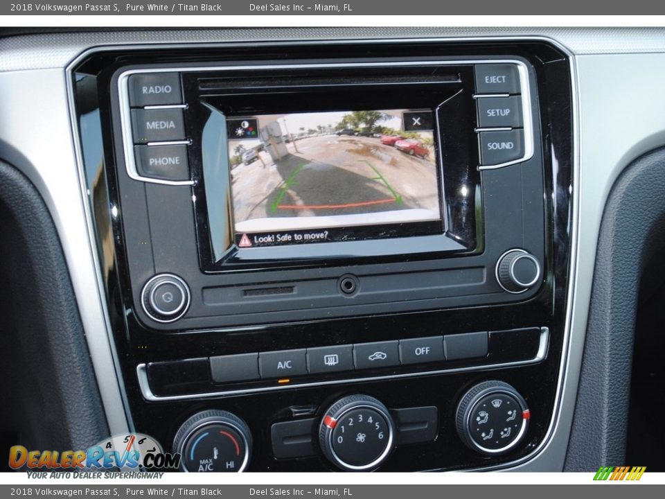 2018 Volkswagen Passat S Pure White / Titan Black Photo #14
