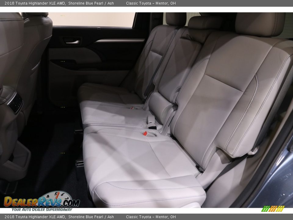 2018 Toyota Highlander XLE AWD Shoreline Blue Pearl / Ash Photo #18