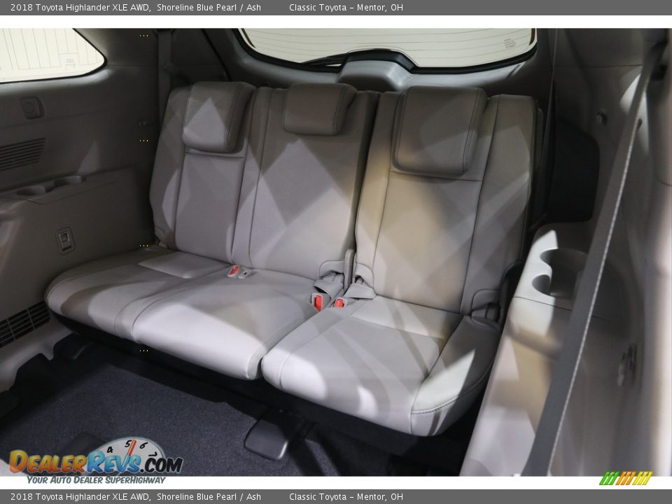 2018 Toyota Highlander XLE AWD Shoreline Blue Pearl / Ash Photo #19