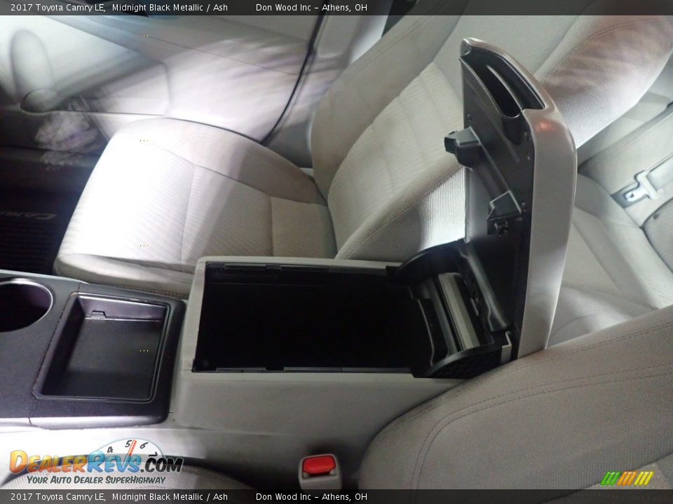 2017 Toyota Camry LE Midnight Black Metallic / Ash Photo #33