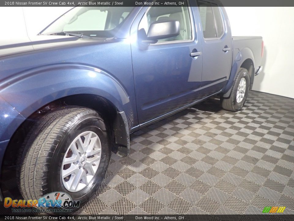 2018 Nissan Frontier SV Crew Cab 4x4 Arctic Blue Metallic / Steel Photo #10