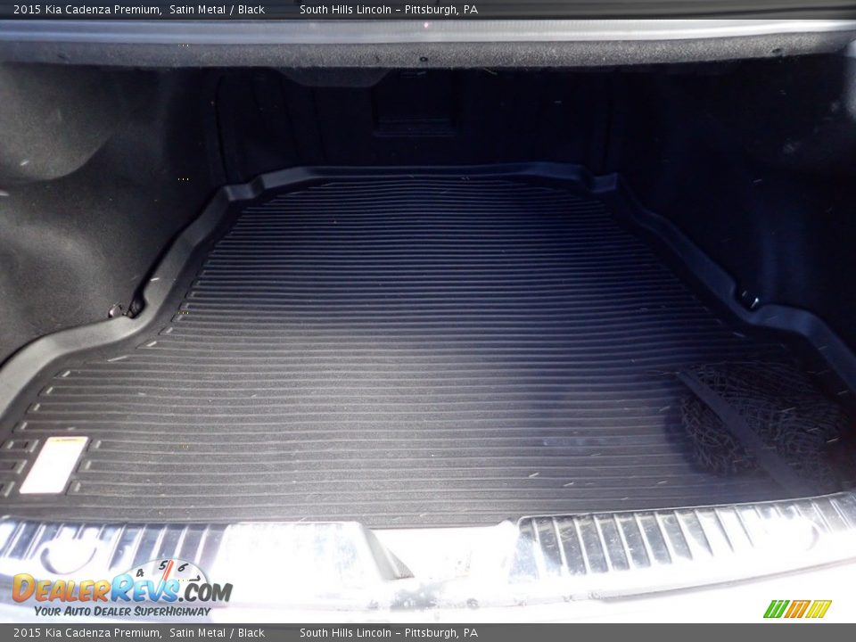 2015 Kia Cadenza Premium Trunk Photo #5