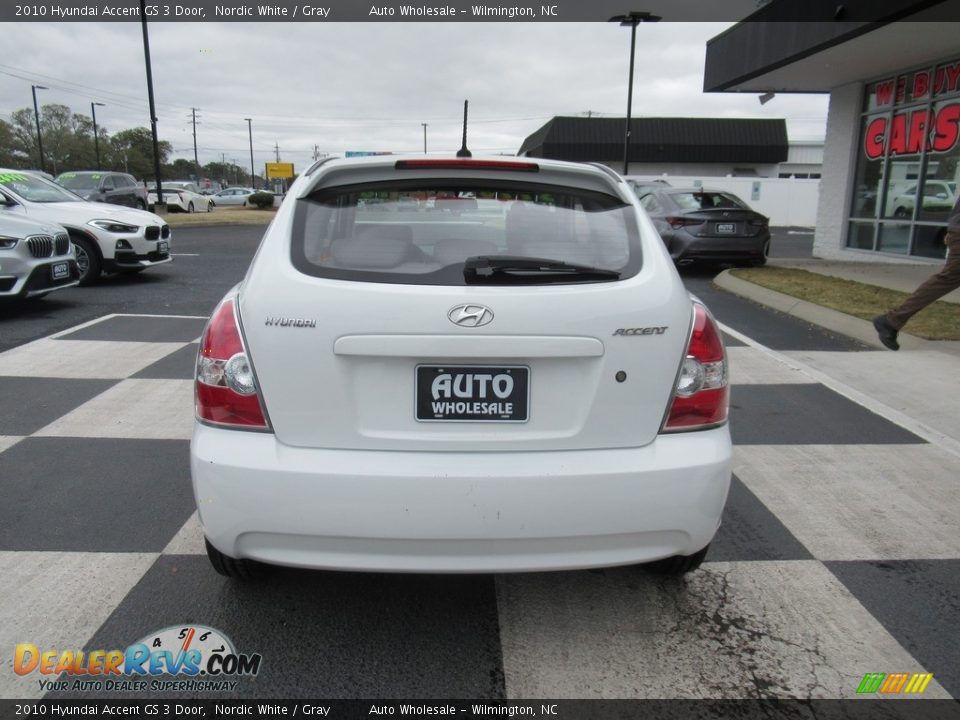 2010 Hyundai Accent GS 3 Door Nordic White / Gray Photo #3