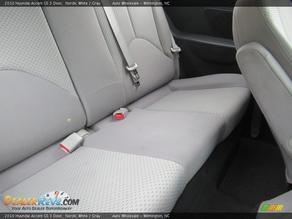 2010 Hyundai Accent GS 3 Door Nordic White / Gray Photo #11