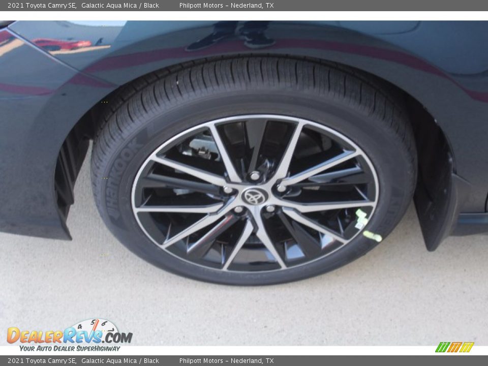2021 Toyota Camry SE Galactic Aqua Mica / Black Photo #5
