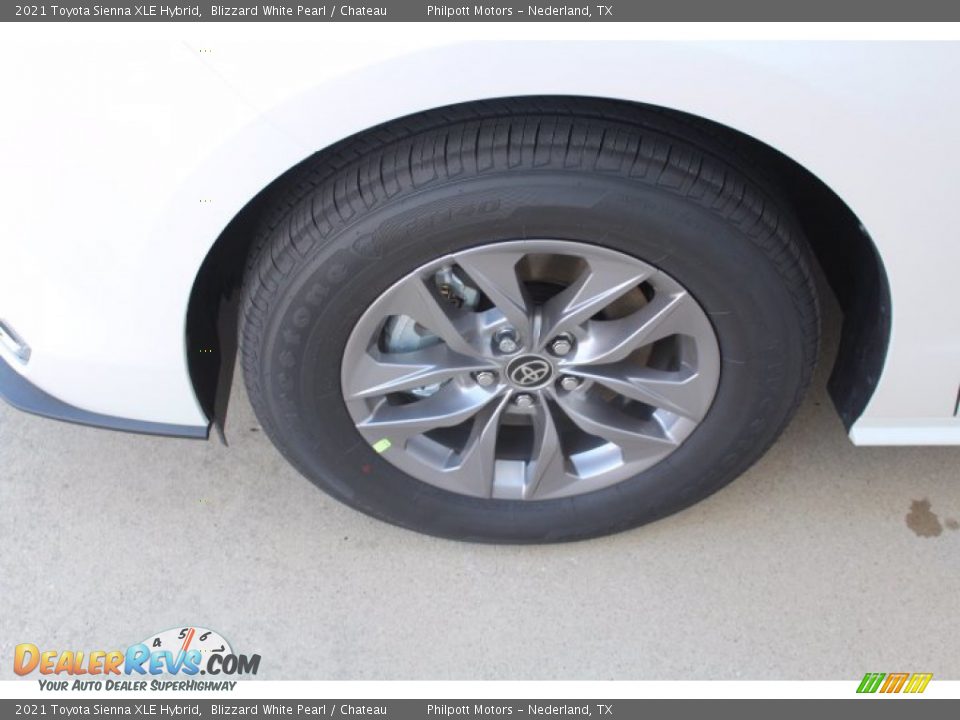 2021 Toyota Sienna XLE Hybrid Blizzard White Pearl / Chateau Photo #5