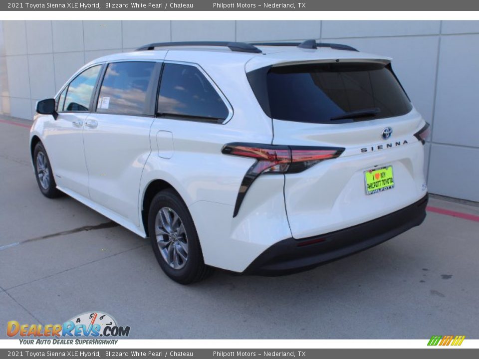 2021 Toyota Sienna XLE Hybrid Blizzard White Pearl / Chateau Photo #6