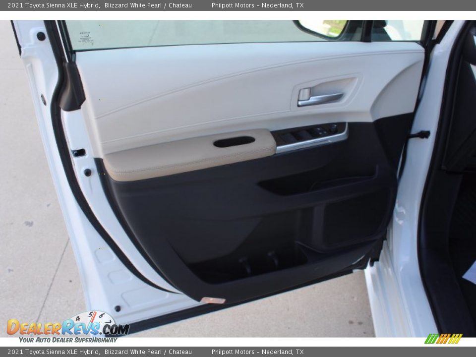 2021 Toyota Sienna XLE Hybrid Blizzard White Pearl / Chateau Photo #9