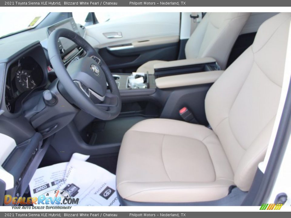 2021 Toyota Sienna XLE Hybrid Blizzard White Pearl / Chateau Photo #10