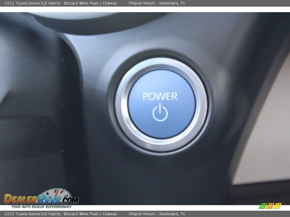 2021 Toyota Sienna XLE Hybrid Blizzard White Pearl / Chateau Photo #17
