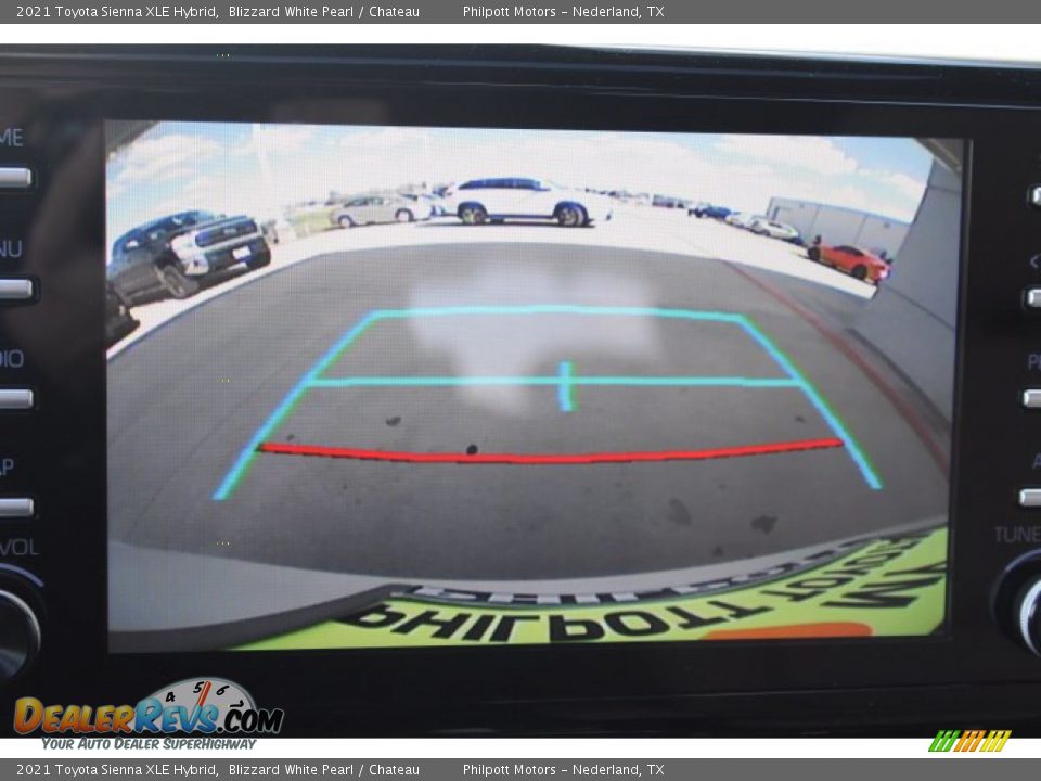 2021 Toyota Sienna XLE Hybrid Blizzard White Pearl / Chateau Photo #18