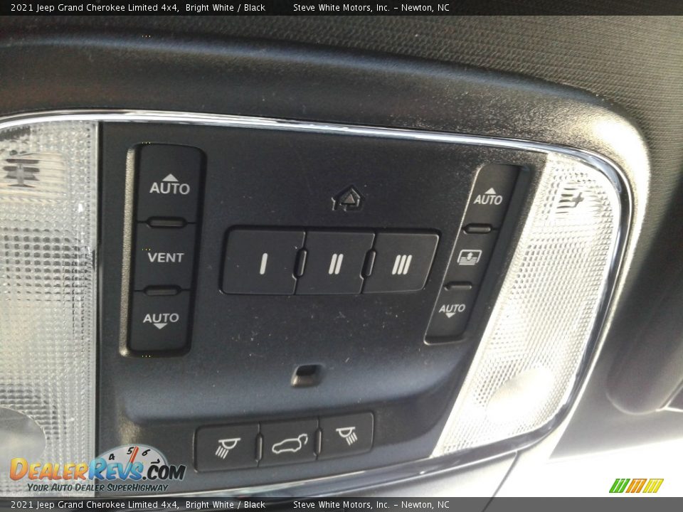 2021 Jeep Grand Cherokee Limited 4x4 Bright White / Black Photo #31