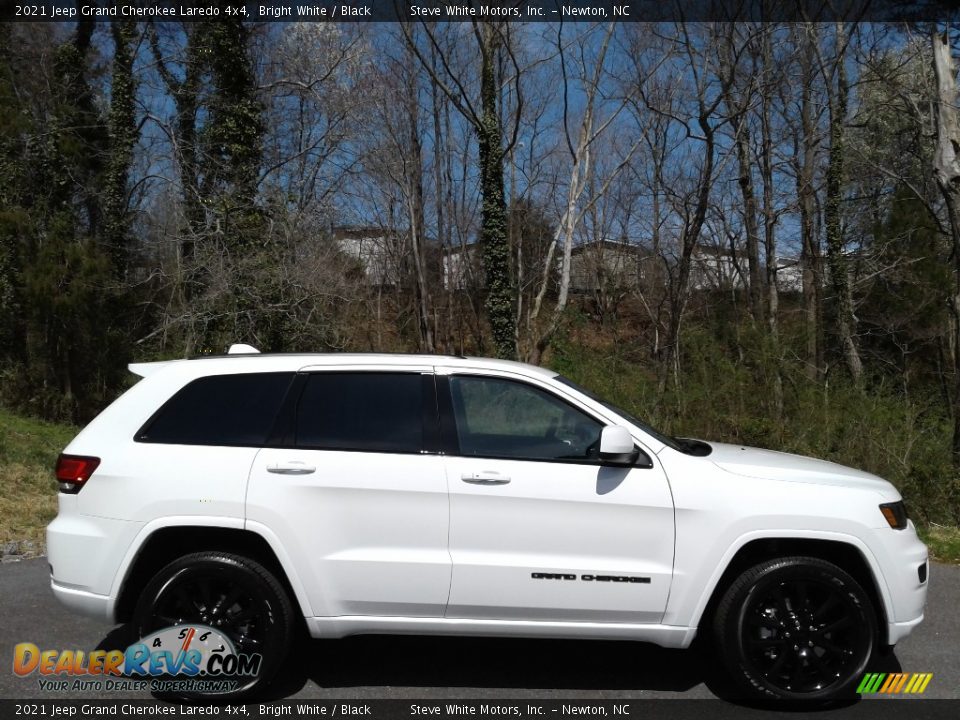 2021 Jeep Grand Cherokee Laredo 4x4 Bright White / Black Photo #5