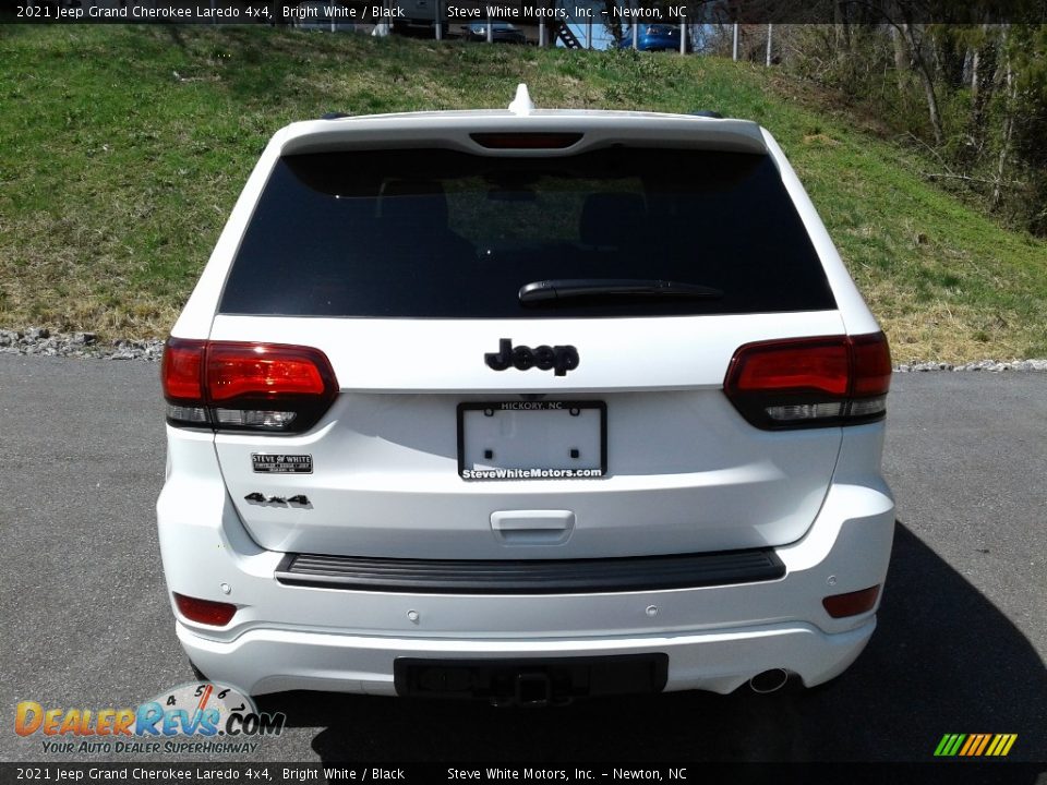 2021 Jeep Grand Cherokee Laredo 4x4 Bright White / Black Photo #7