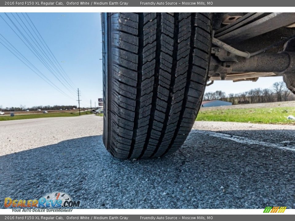 2016 Ford F150 XL Regular Cab Oxford White / Medium Earth Gray Photo #12