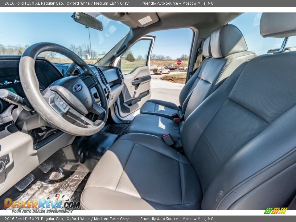 2016 Ford F150 XL Regular Cab Oxford White / Medium Earth Gray Photo #19