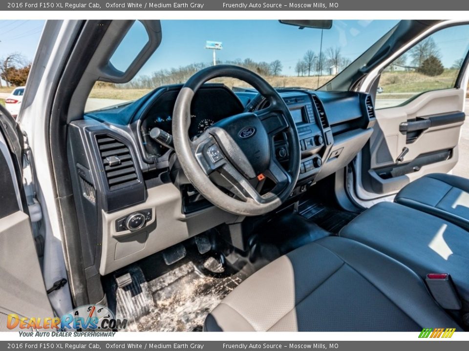 2016 Ford F150 XL Regular Cab Oxford White / Medium Earth Gray Photo #20