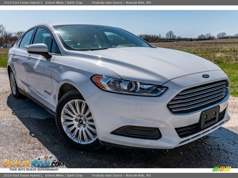 Front 3/4 View of 2014 Ford Fusion Hybrid S Photo #1