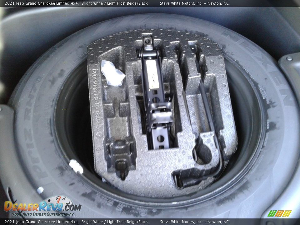 2021 Jeep Grand Cherokee Limited 4x4 Bright White / Light Frost Beige/Black Photo #15